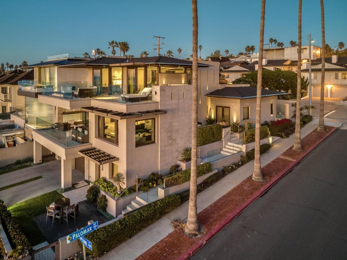 Luxury Beachfront With Hot Tub & Ocean Views Holiday home